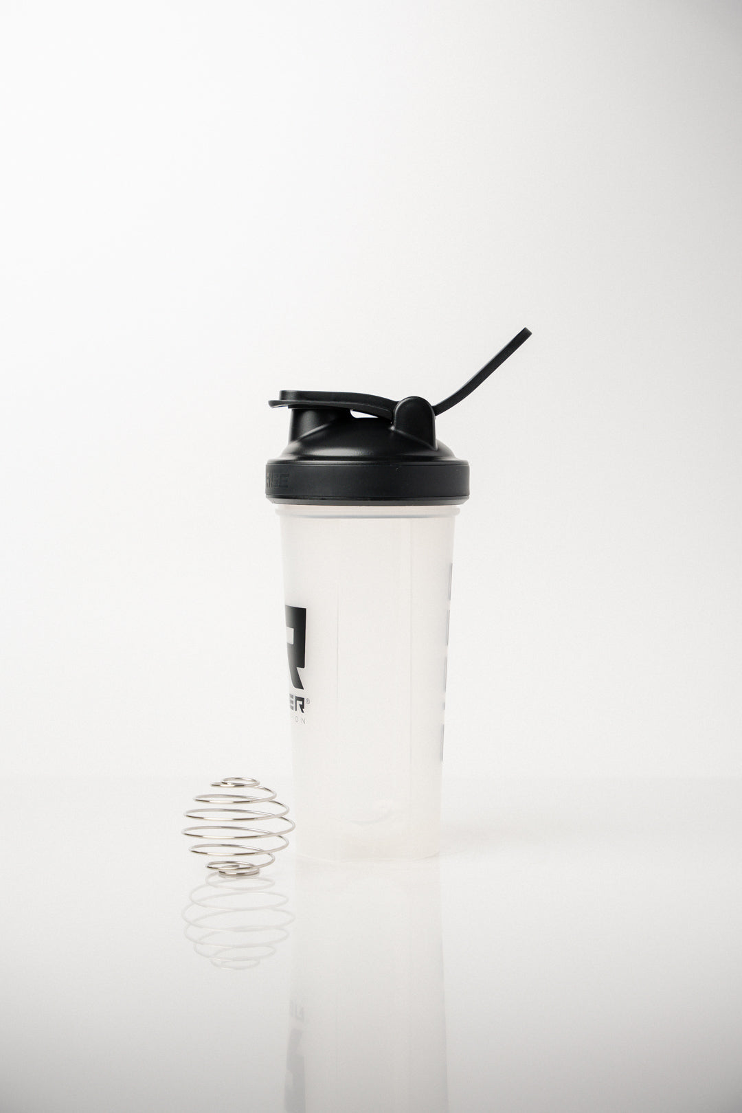 Essential Shaker 750 ml